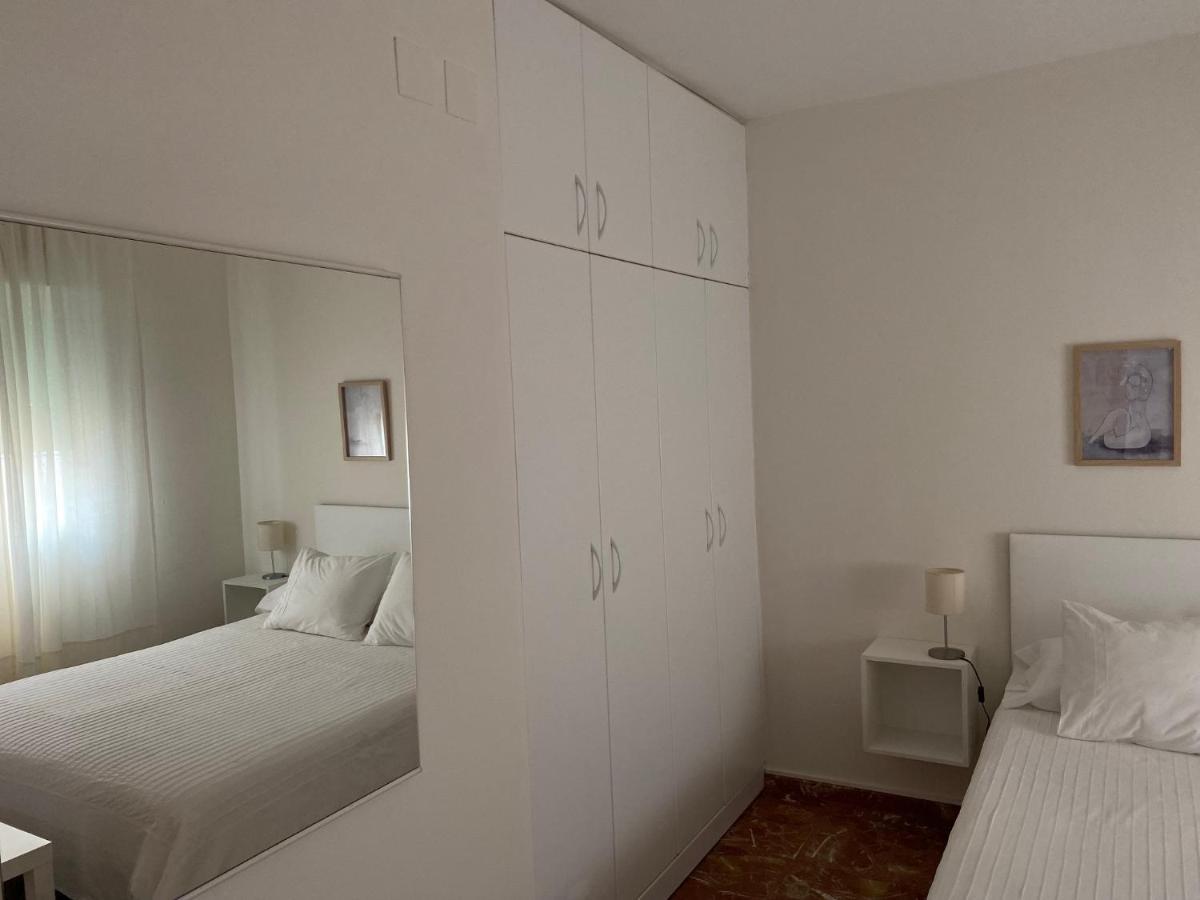 Apartamento Plaza Espana Ecija Luaran gambar